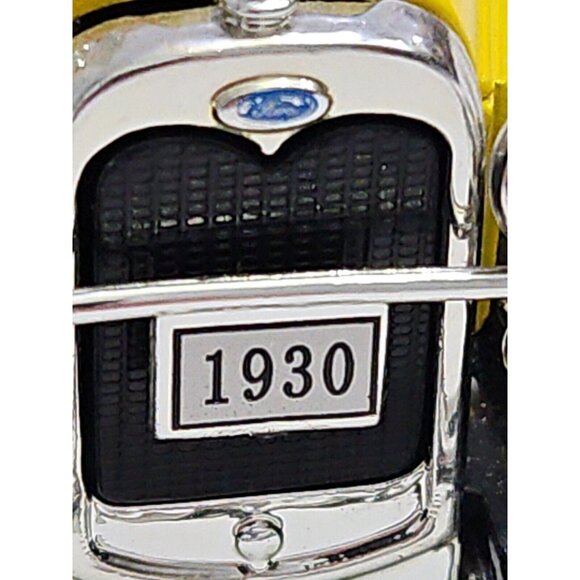 1930 Ford Crown Victoria 1:32 Diecast Car  ARKO Black & Yellow - Picture 9 of 14